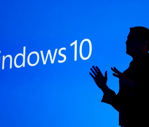Microsoftilta Hololinssi ja Windows 10